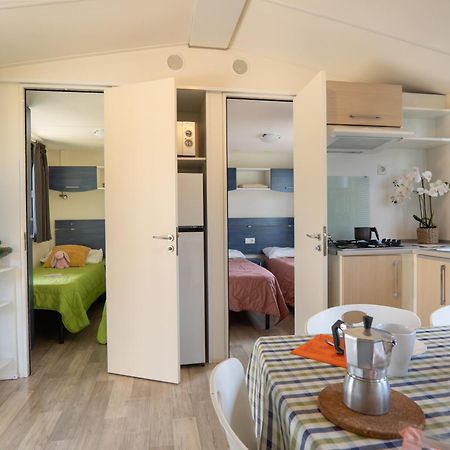 Moniga del Garda Sereno Camping Holiday מראה חיצוני תמונה