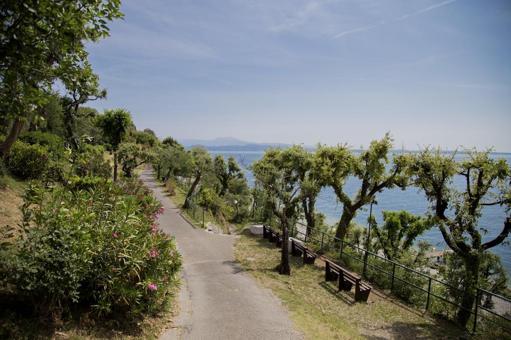 Moniga del Garda Sereno Camping Holiday מראה חיצוני תמונה
