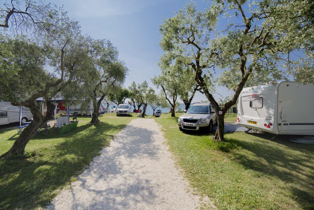 Moniga del Garda Sereno Camping Holiday מראה חיצוני תמונה